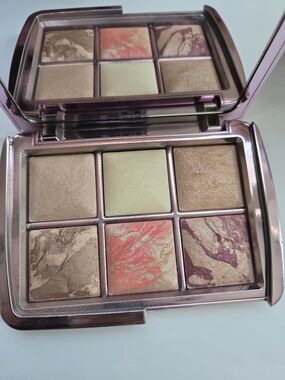 Hourglass Ambient lighting Palette volume 4